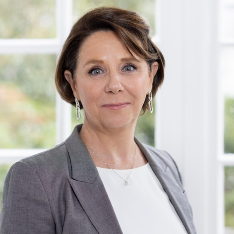 Dr Sabine Donnai